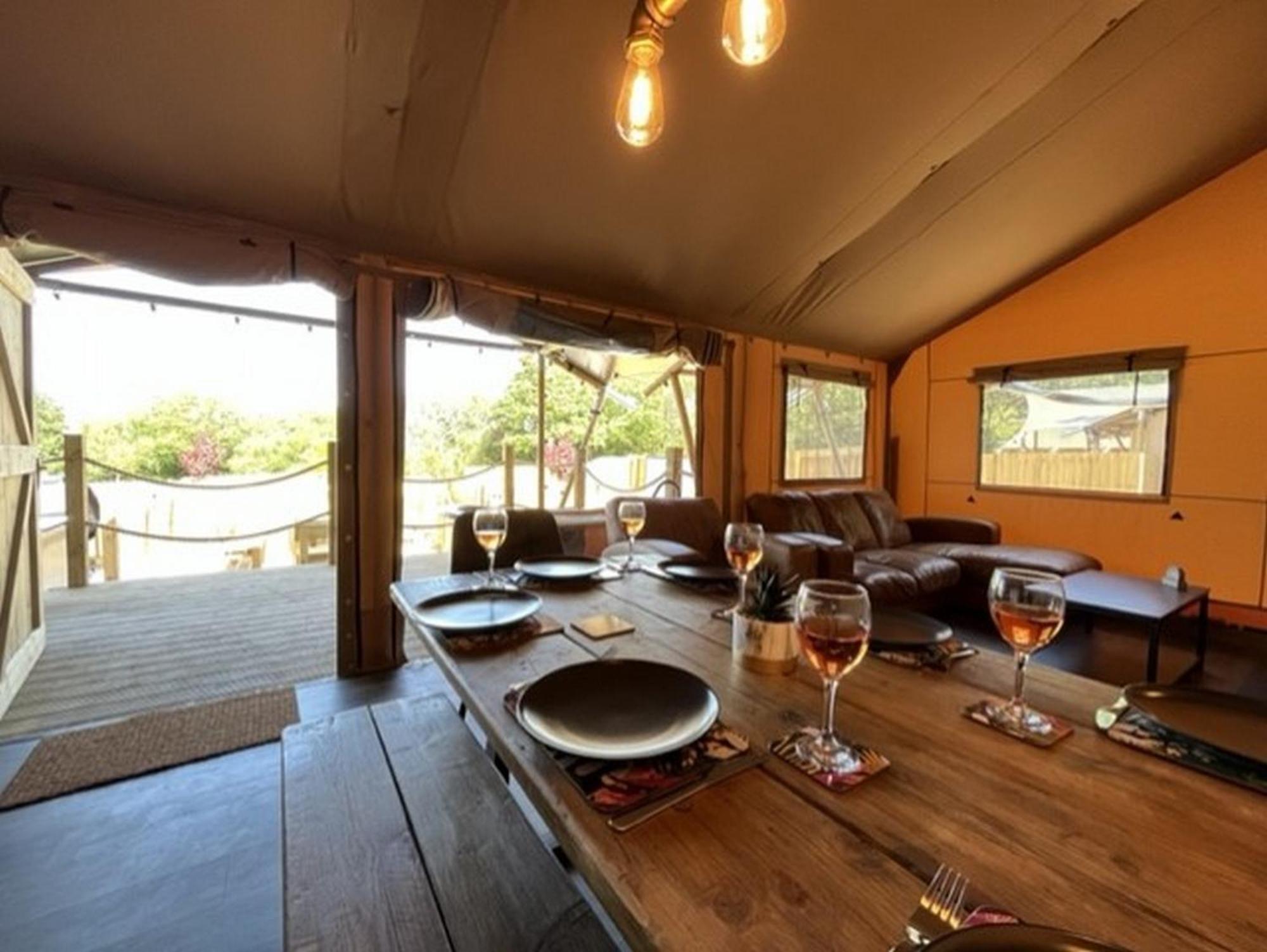 Jungle Book Safari Tent テンビー 部屋 写真